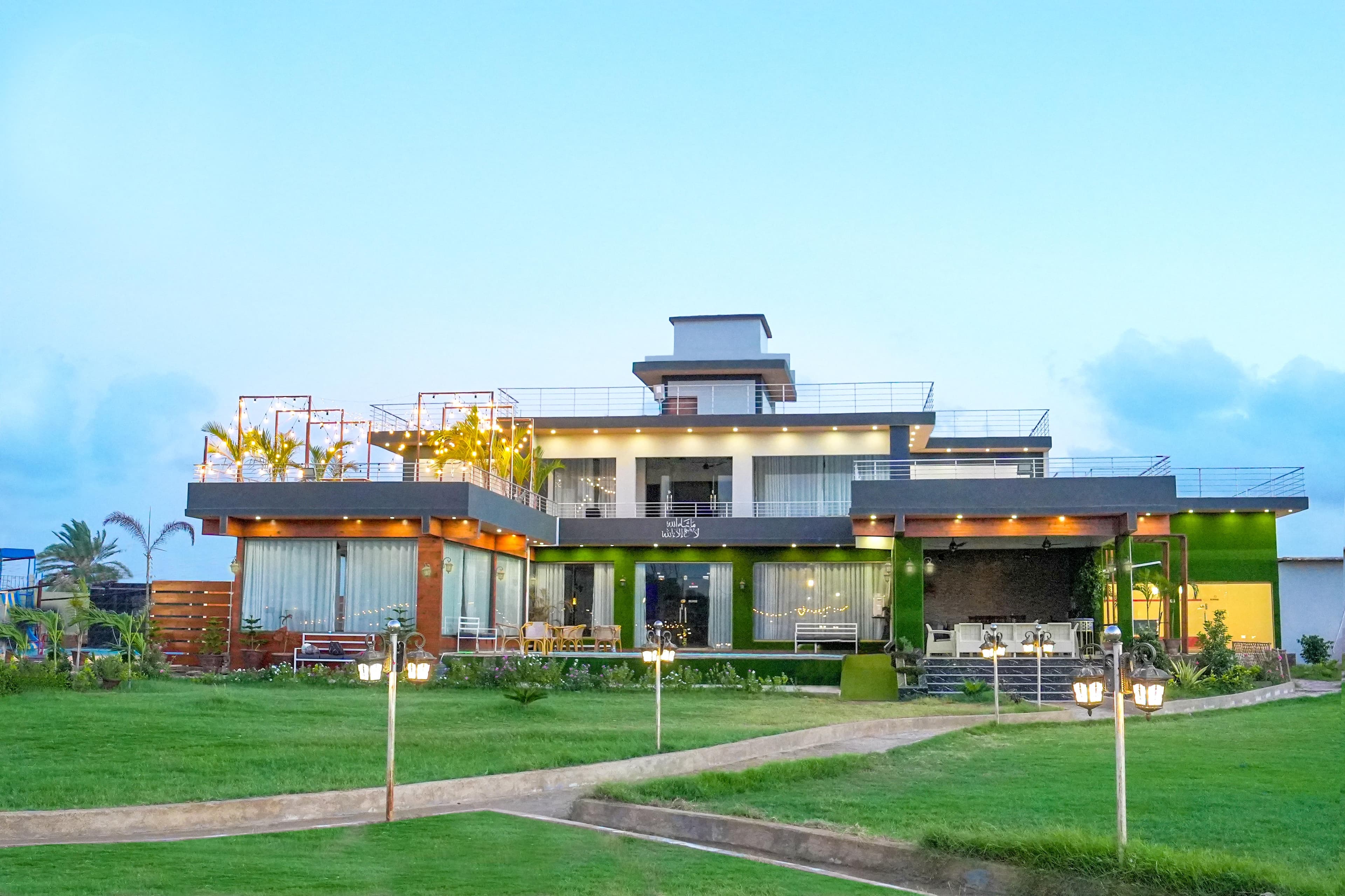 Lake View Resort & Luxury Farmhouse